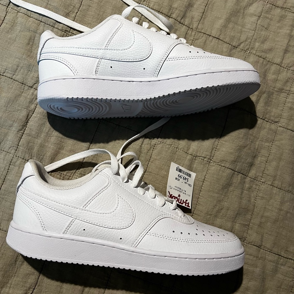 Women’s Nike shoes.